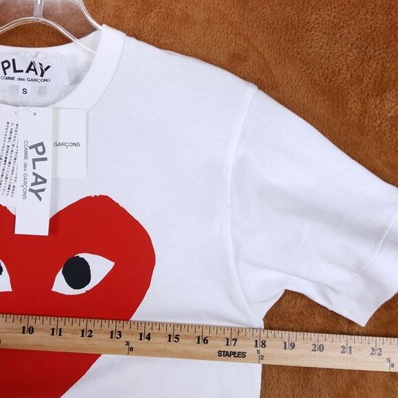 COMME DES GARCONS Shirt Adult Small White Pullover Crew PLAY Logo Hearts Unisex - Picture 7 of 9